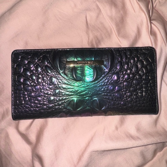 Brahmin Iridescent Crocodile Embossed wallet - Picture 6 of 14